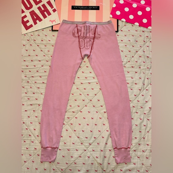 VS PINK VINTAGE Y2K PAJAMA SET “CHILL OUT” THERMAL HOODIE SHIRT & LEGGINGS RARE - Picture 2 of 15